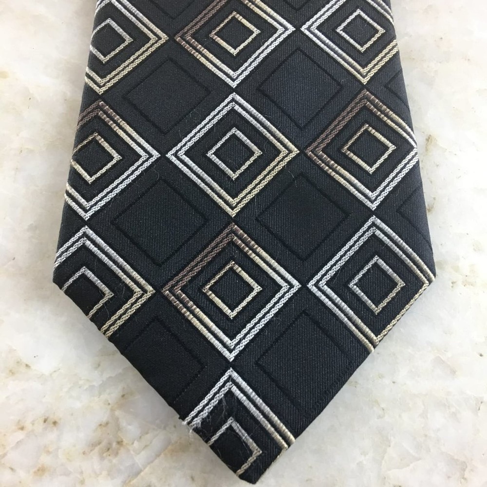 GEOFFREY BEENE SILK TIE